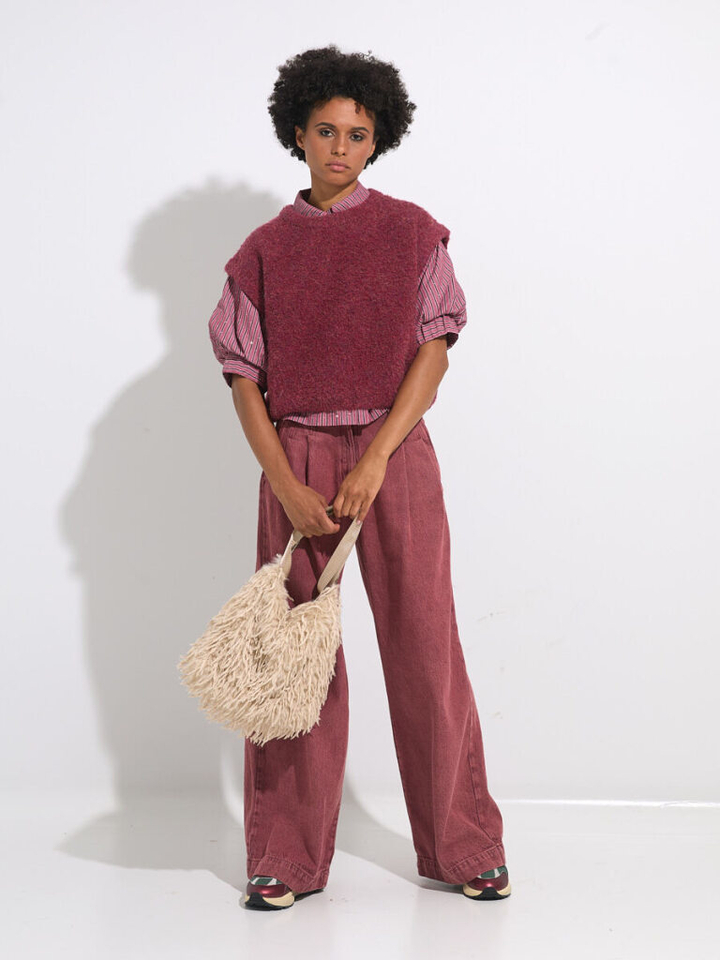 Dames shop the look van Bellerose, Diadora, Frnch en Neo Noir Winter 2025 shoot 1