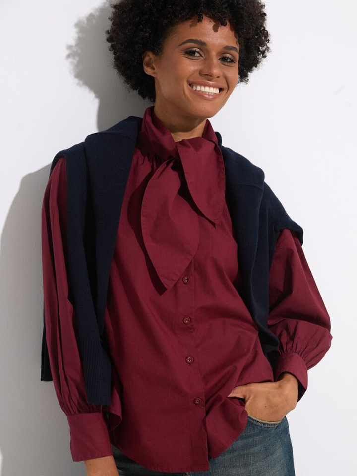 Dames shop the look van Josh V, Noir 'n' Blue, Atelier Content, Rue De Tokyo, Bellepiece en Hidesins Winter 2025 shoot 1