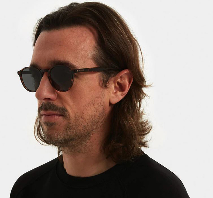 Tortoise zonnebril Liam Komono