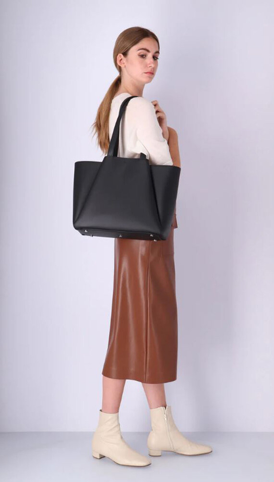 Zwarte shopper NEW PYRAMID KAAI