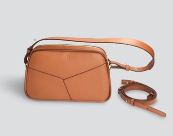 Cognac crossbody met verstelbare riem Kaai 