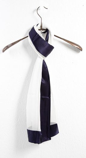 Ecru fijne sjaal met blauwe afwerking L'Immagine