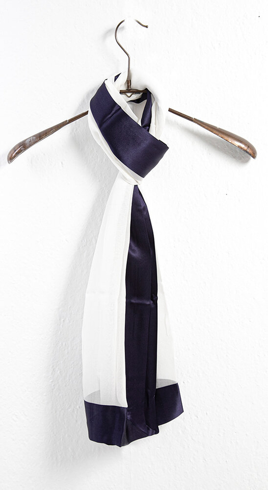 Ecru fijne sjaal met blauwe afwerking L'Immagine