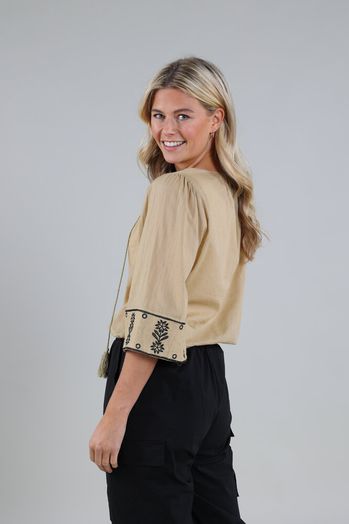 Beige blouse met zwart borduursel Serena Nukus