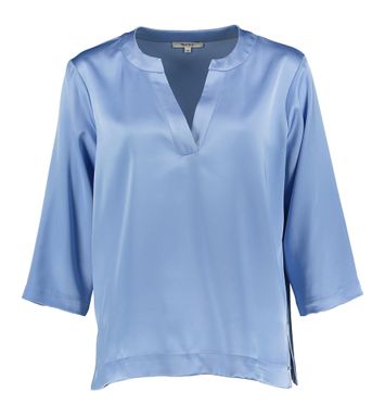Lichtblauwe glanzende blouse Frederika Blue Bay