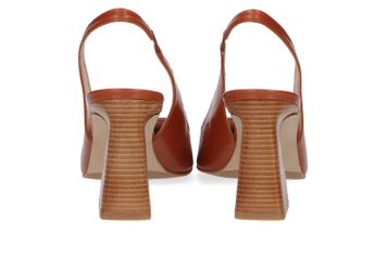Tan slingbacks met trechterhak in hout Zinda
