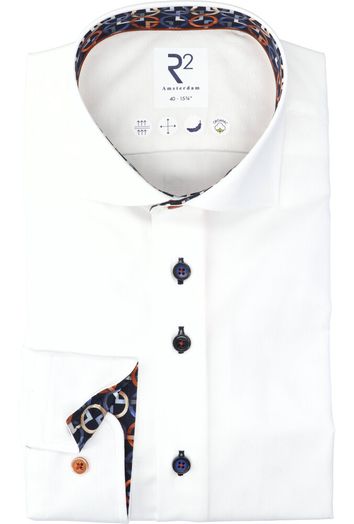 Wit katoenen hemd (slim fit) met blauwkleurige knopen een lange mouwen R2