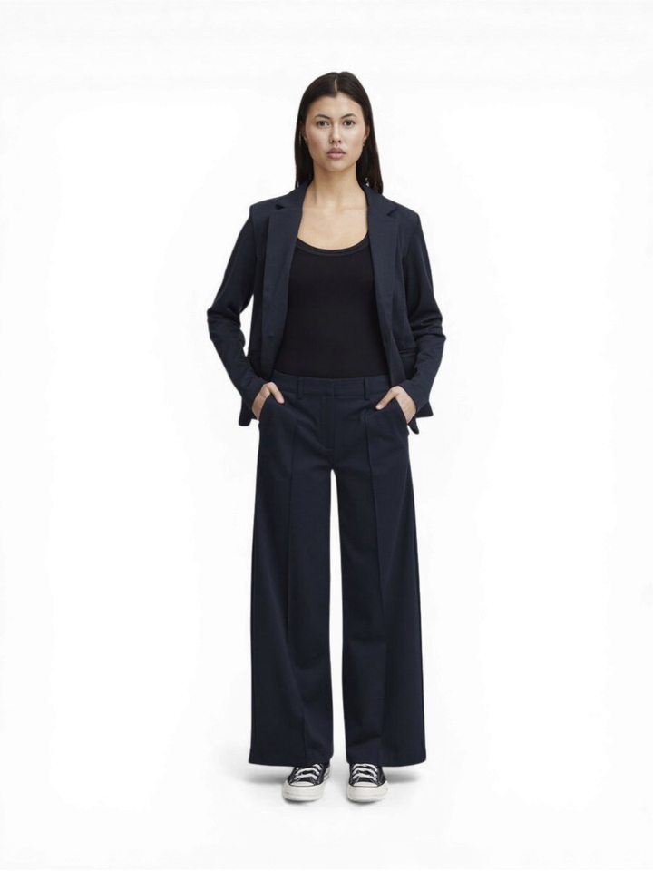 Donkerbelauwe broek met plooi vooraan Kate Sus Office Ichi