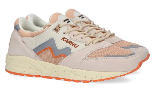 Witte lage sneakers met fluo oranje details Aria Karhu
