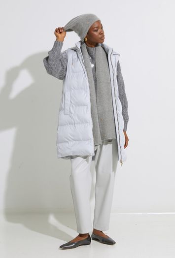 Licht grijze bodywarmer Hamamori Kocca