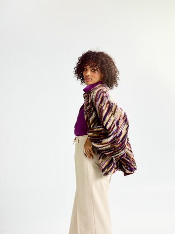 Multicolor gestreepte cape met knopen Cara Cape Lalotti