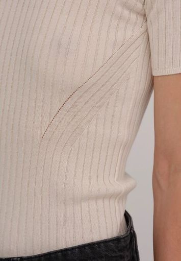 Ecru t-shirt in pull stof Doofy Mid Blouse Herskind