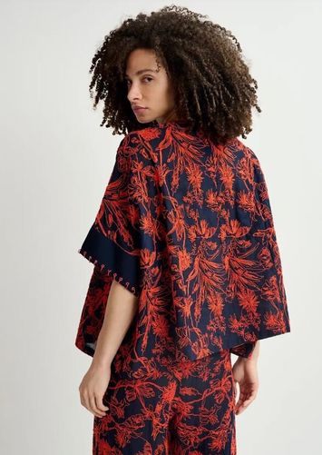 Donkerblauwe bloes met oranje bloemenprint Godetia Essentiel