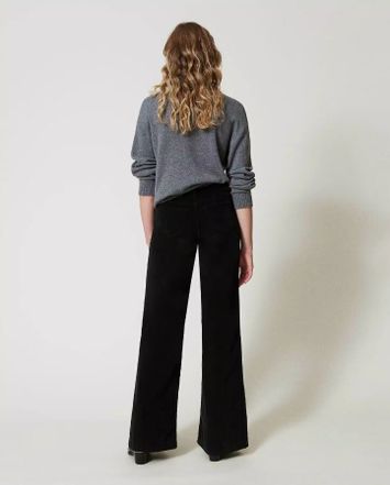 Zwarte lange broek in riblfuweel met goudkleurige knopen Twinset