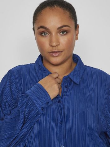 Blauwe glanzende blouse in plissé Vikerasi Evoked