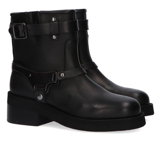 Black leather boots Eve Maryn Nubikk