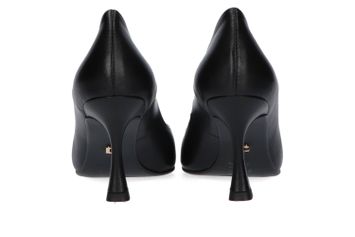Zwarte pumps met trechterhak Lola Cruz