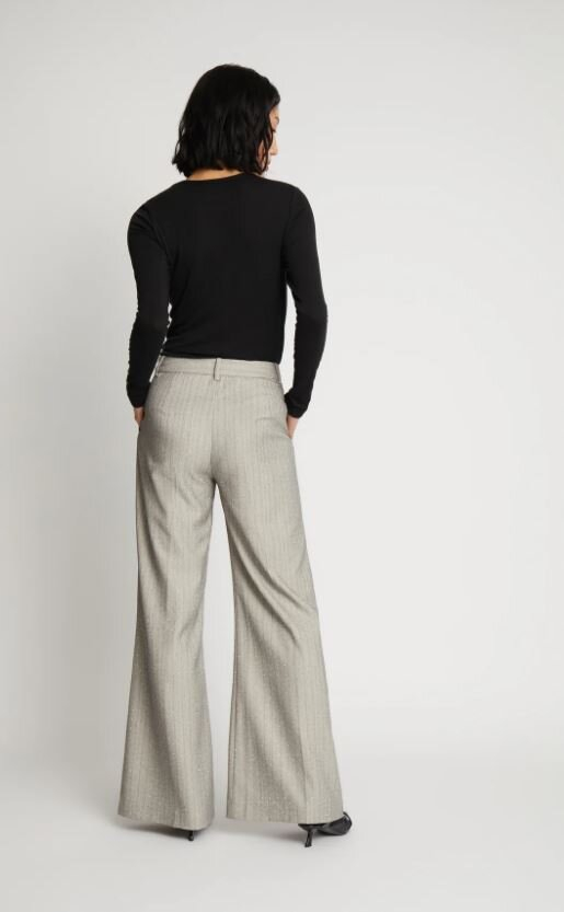 Grijze gestreepte wijde broek met zilveren steentjes Eileen Munte