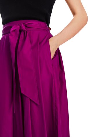 Fuchsia plooirok met lint in de taille Marc Cain collections