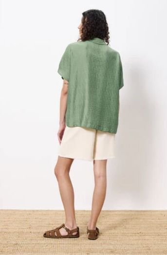 Groene oversized bloes in kreukstof Abiba FRNCH 