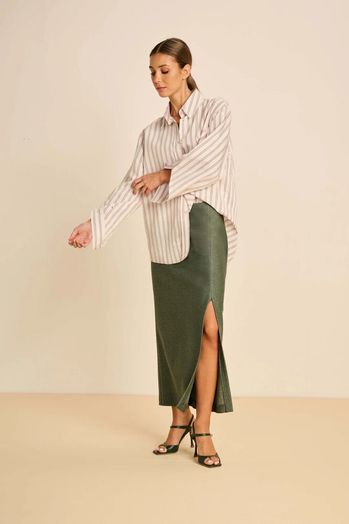 Roze blouse met groen strepenmotief en detailmouwen March23