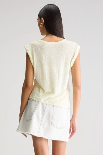 Pastelgele linnen t-shirt met korte mouwen en ronde hals Vlyn Bellerose