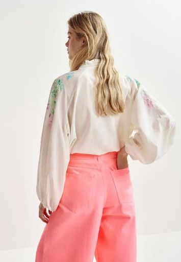 Gebroken witte, oranje en roze blouse met maokraag en borduurwerk Hitrus Essentiel