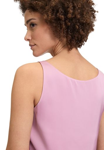 Oudroze glanzende top met V-hals Vera Mont