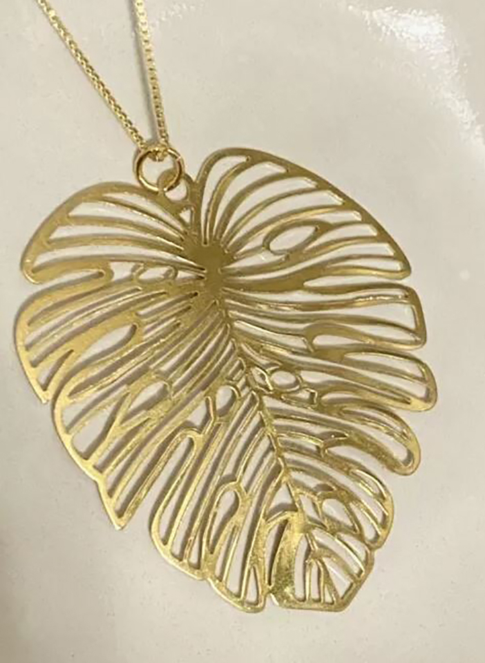 Ketting met opengewerkt blad Ellen Beekmans
