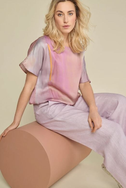 Paarse blouse met oranje details en korte mouwen Marie Méro