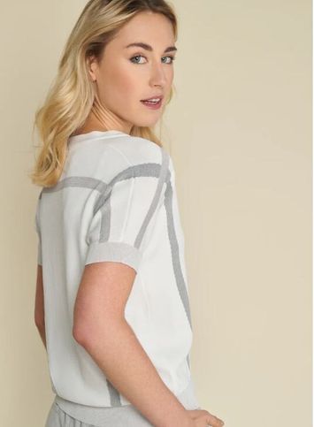 Witte pull met korte mouwen en V-hals en lichtgrijze print Marie Méro