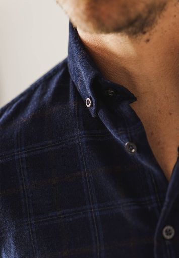 Donkerblauw geruit hemd in ribfluweel (regular fit) met lange mouwen State Of Art