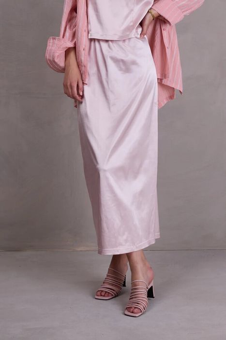 Roze glanzende jurk Fazil Nathalie Vleeschouwer