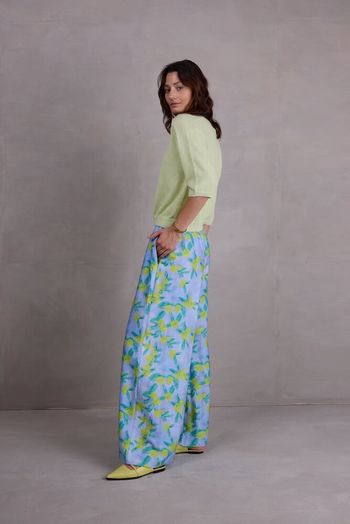 Lichtblauwe wijde broek met bloemenprint Freddy 