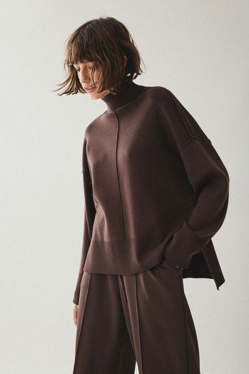 Donkerbruine pull met rolkraag Viostria Vila