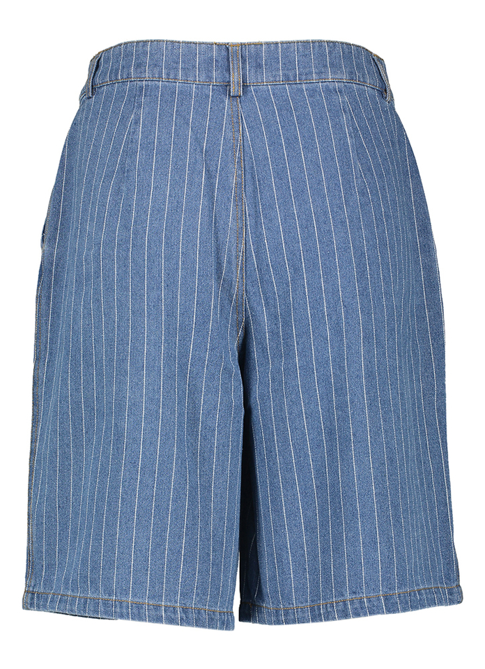 Blauwe oversized jeansshort met krijtstreep Nulucie Numph 