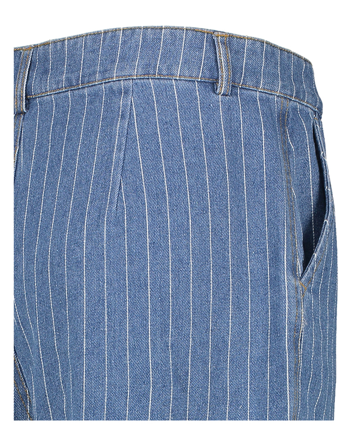 Blauwe oversized jeansshort met krijtstreep Nulucie Numph 