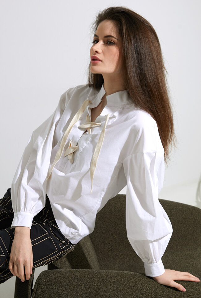 Witte bloes met touw Felise Munthe