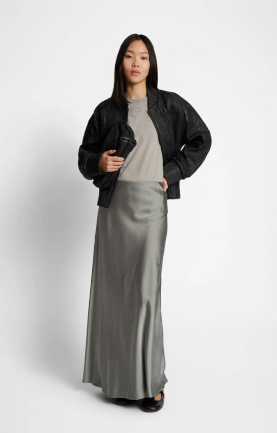 Dust green lange rok in glanzende stof Bardot Munthe 