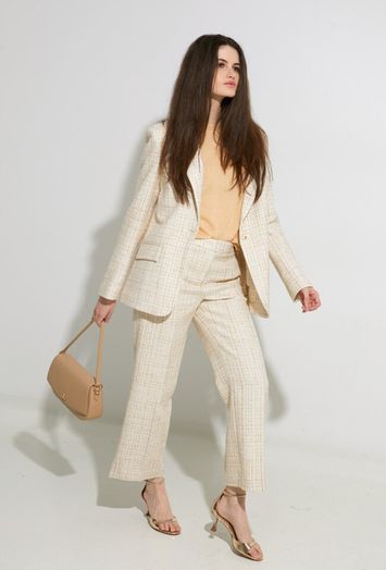 Beige broek met camelkleurig detail in chanel stijl Igina Kocca