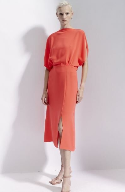 Koraal feestelijke jurk met split Calice Natan 