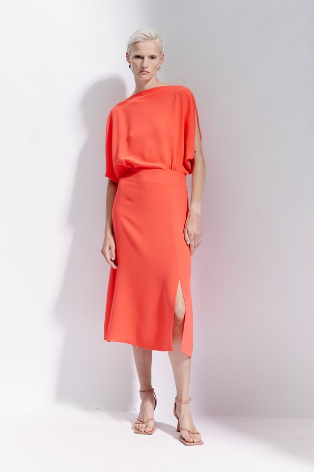 Koraal feestelijke jurk met split Calice Natan 