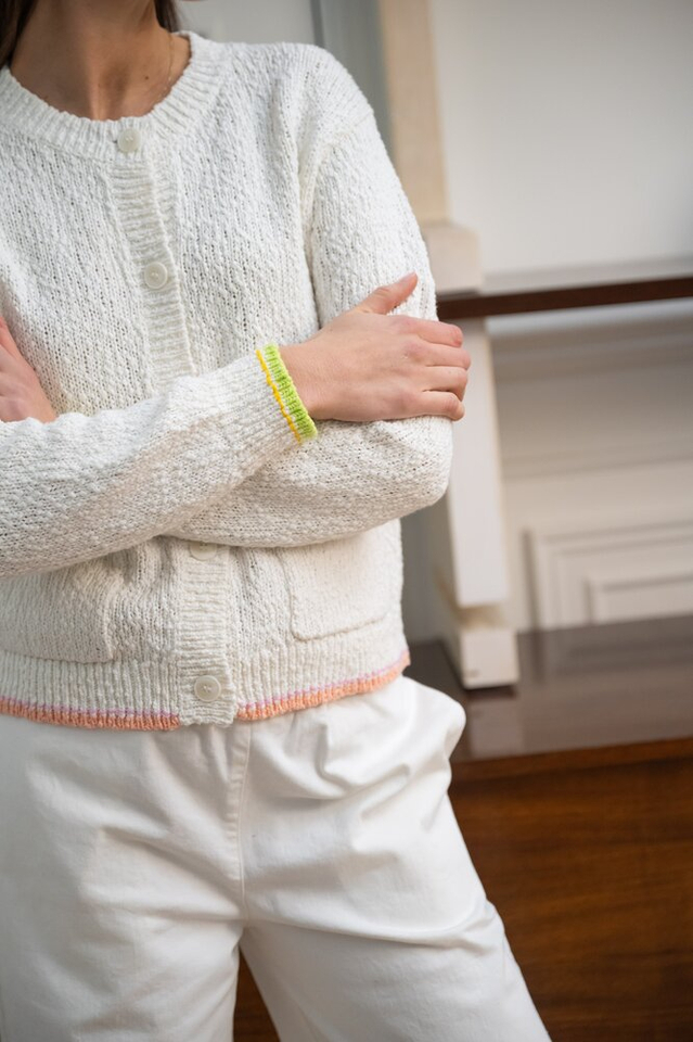 Ecru cardigan met structuur en gekleurde boord Bahia Jeff
