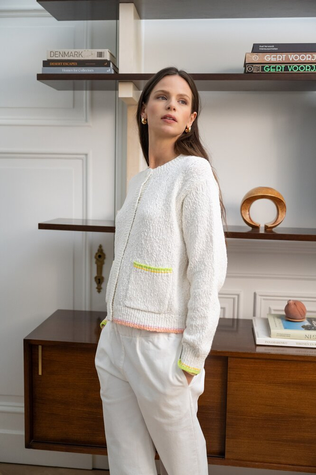 Ecru cardigan met structuur en gekleurde boord Bahia Jeff