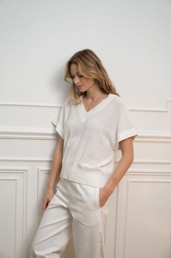 Beige pull met v-hals Ellie