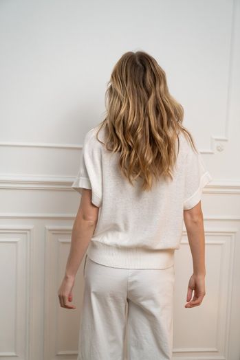 Beige pull met v-hals Ellie