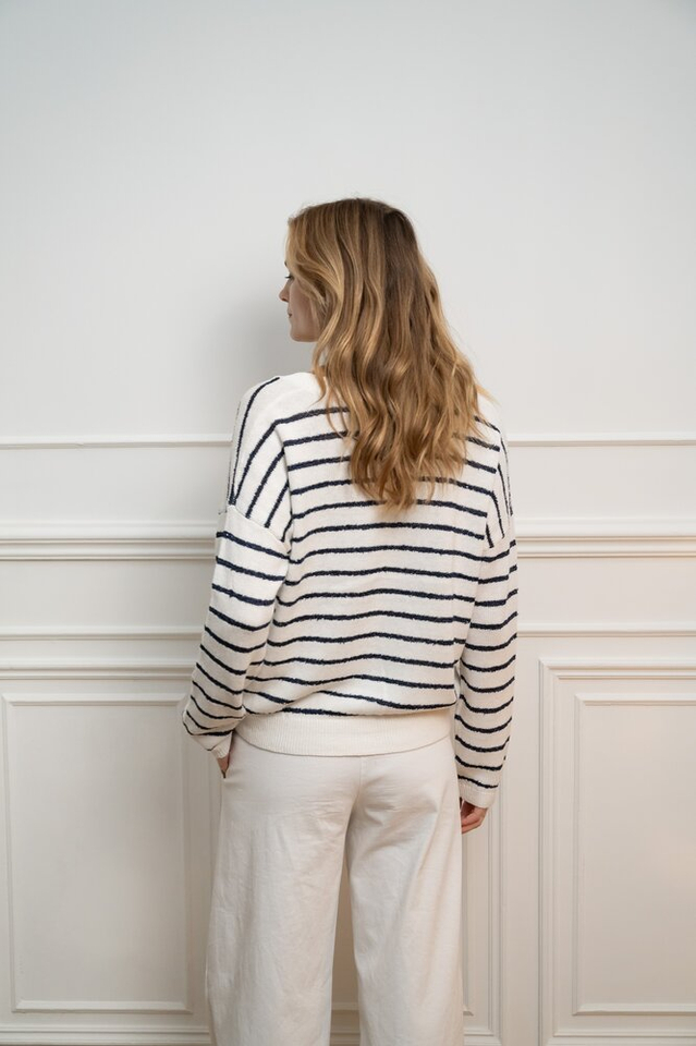 Wit met blauw gestreepte trui met v-hals Ella Jeff