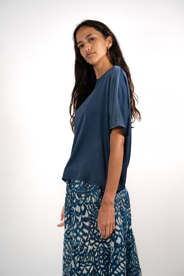 Blauwe glanzende bloes Rosie Jeff 