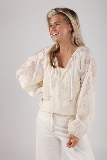 Ecru bloes met bloemen Yoni top Nukus