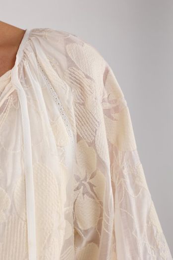 Ecru bloes met bloemen Yoni top Nukus